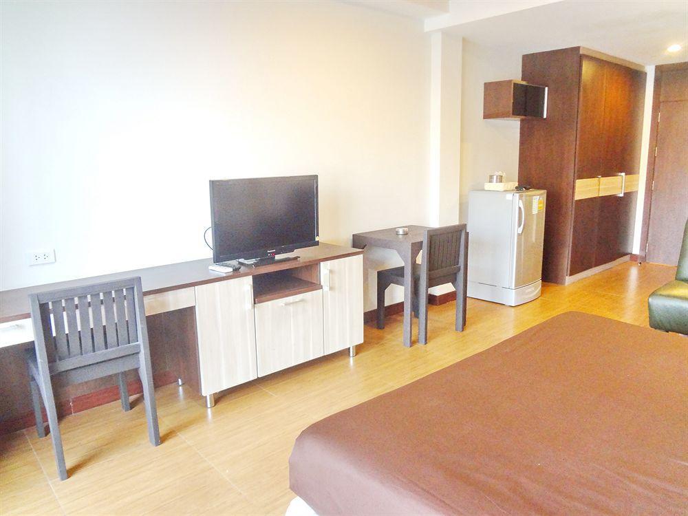 Sleep Tight Hotel Pantai Jomtien Bagian luar foto
