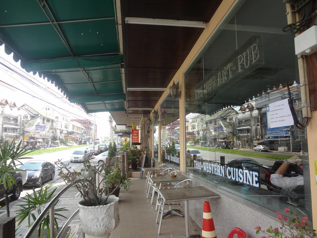 Sleep Tight Hotel Pantai Jomtien Bagian luar foto