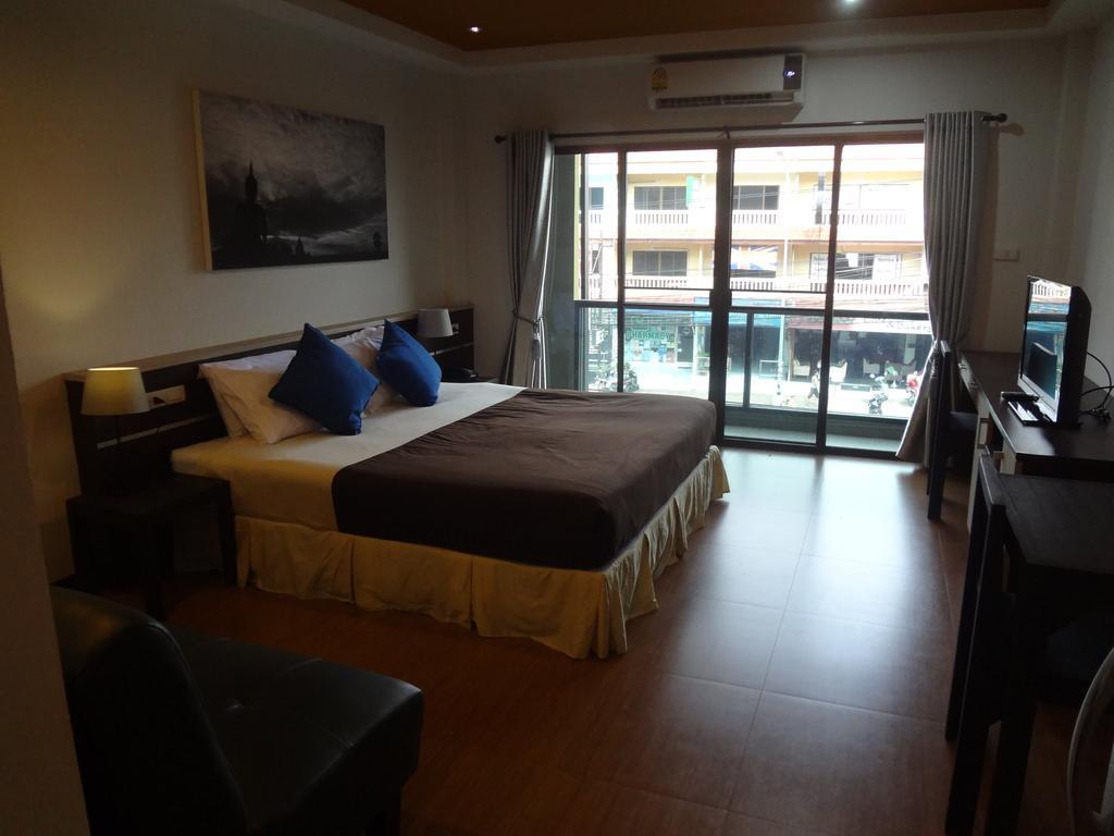 Sleep Tight Hotel Pantai Jomtien Bagian luar foto
