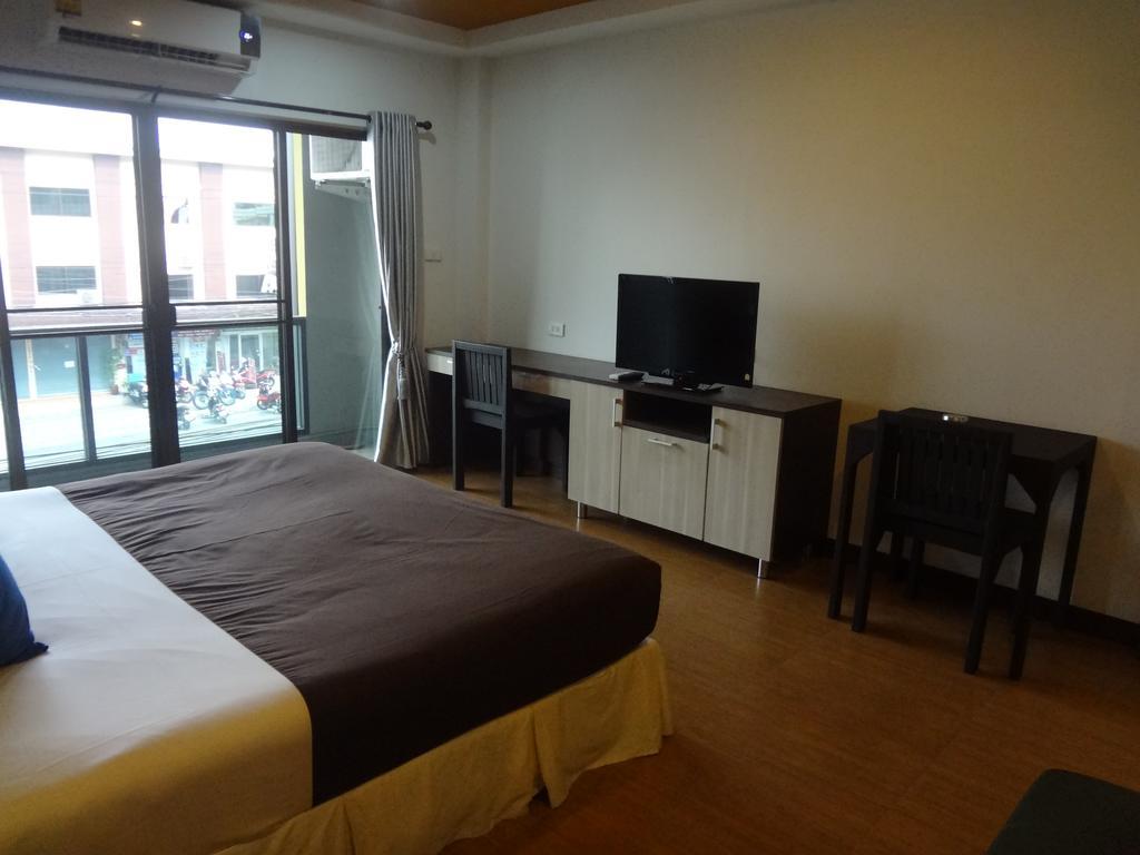 Sleep Tight Hotel Pantai Jomtien Bagian luar foto