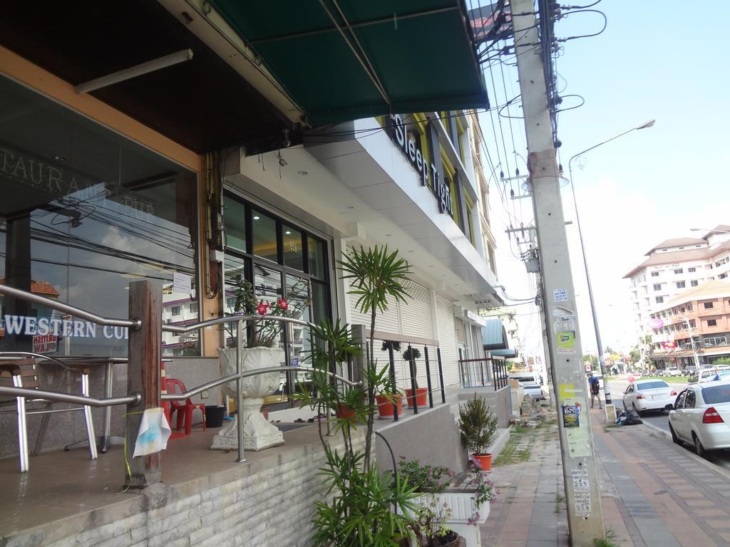 Sleep Tight Hotel Pantai Jomtien Bagian luar foto