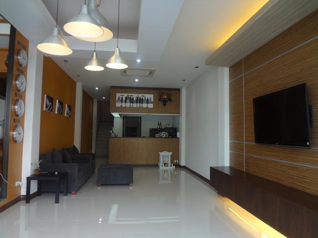 Sleep Tight Hotel Pantai Jomtien Bagian luar foto