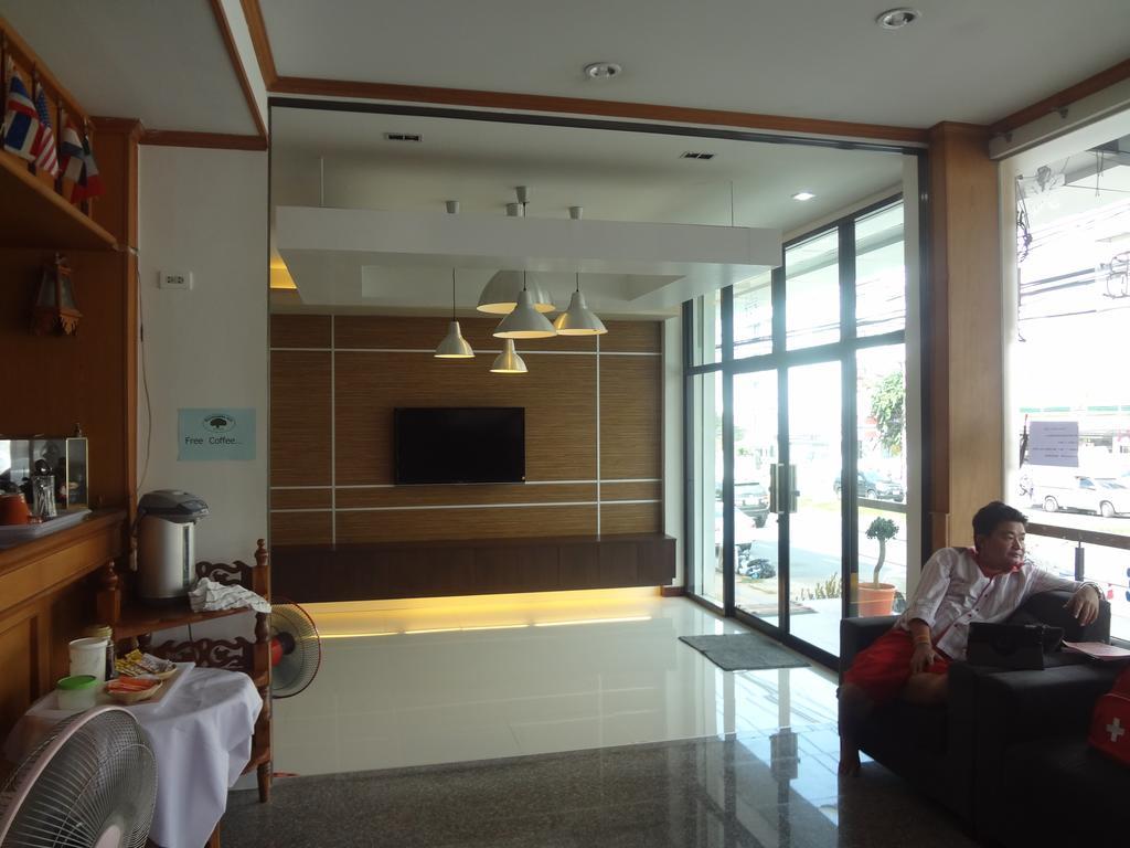 Sleep Tight Hotel Pantai Jomtien Bagian luar foto