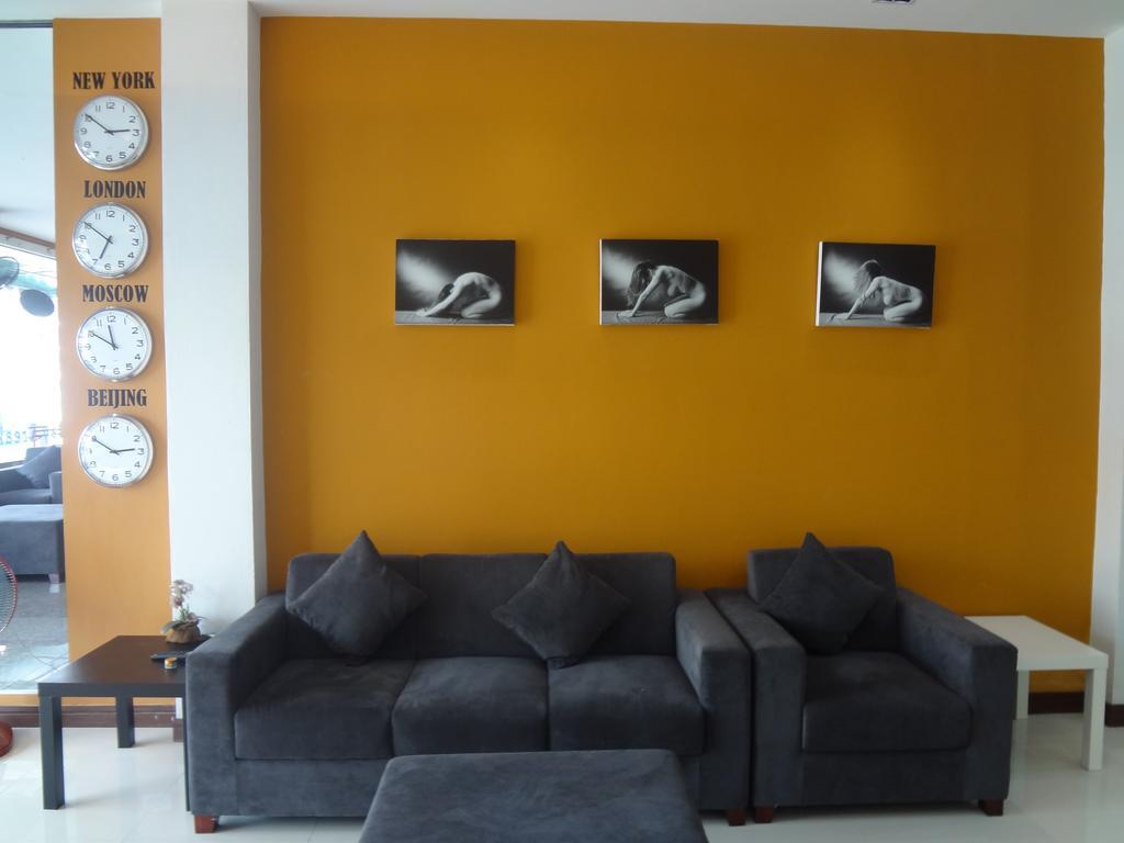 Sleep Tight Hotel Pantai Jomtien Bagian luar foto
