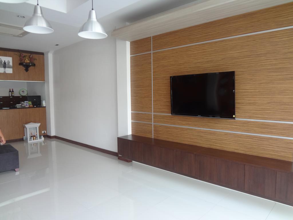 Sleep Tight Hotel Pantai Jomtien Bagian luar foto
