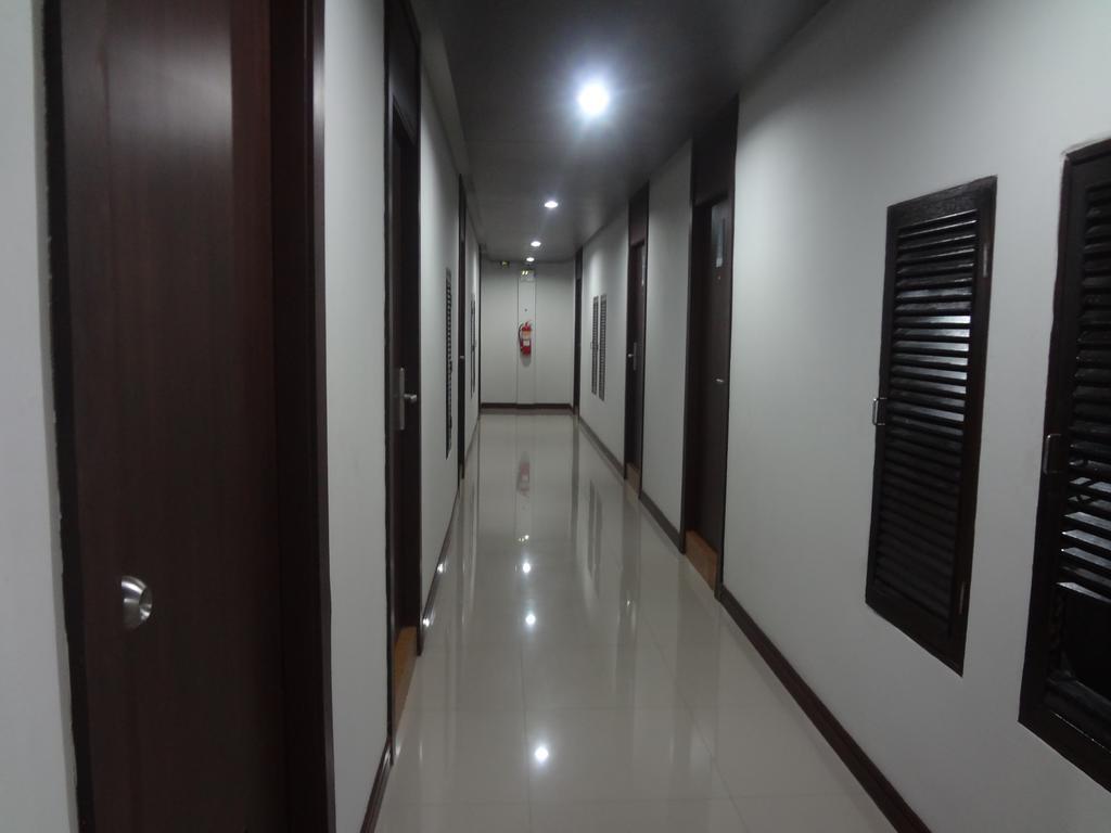 Sleep Tight Hotel Pantai Jomtien Bagian luar foto