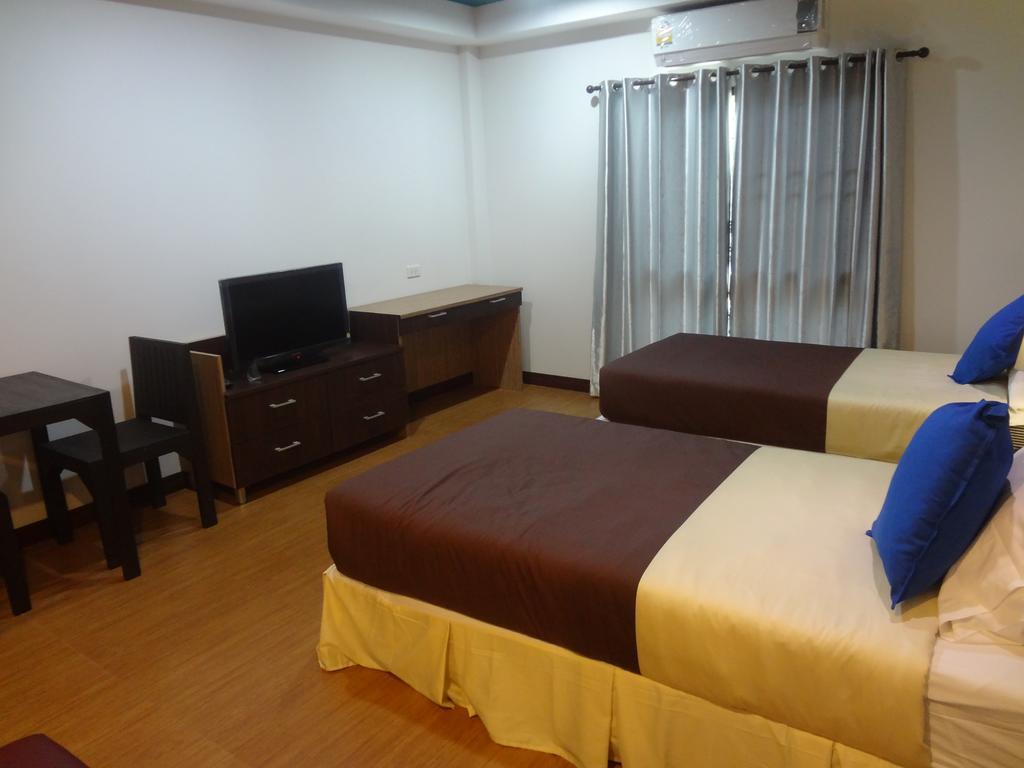 Sleep Tight Hotel Pantai Jomtien Bagian luar foto