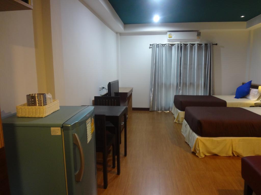 Sleep Tight Hotel Pantai Jomtien Bagian luar foto