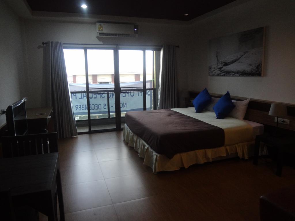 Sleep Tight Hotel Pantai Jomtien Bagian luar foto