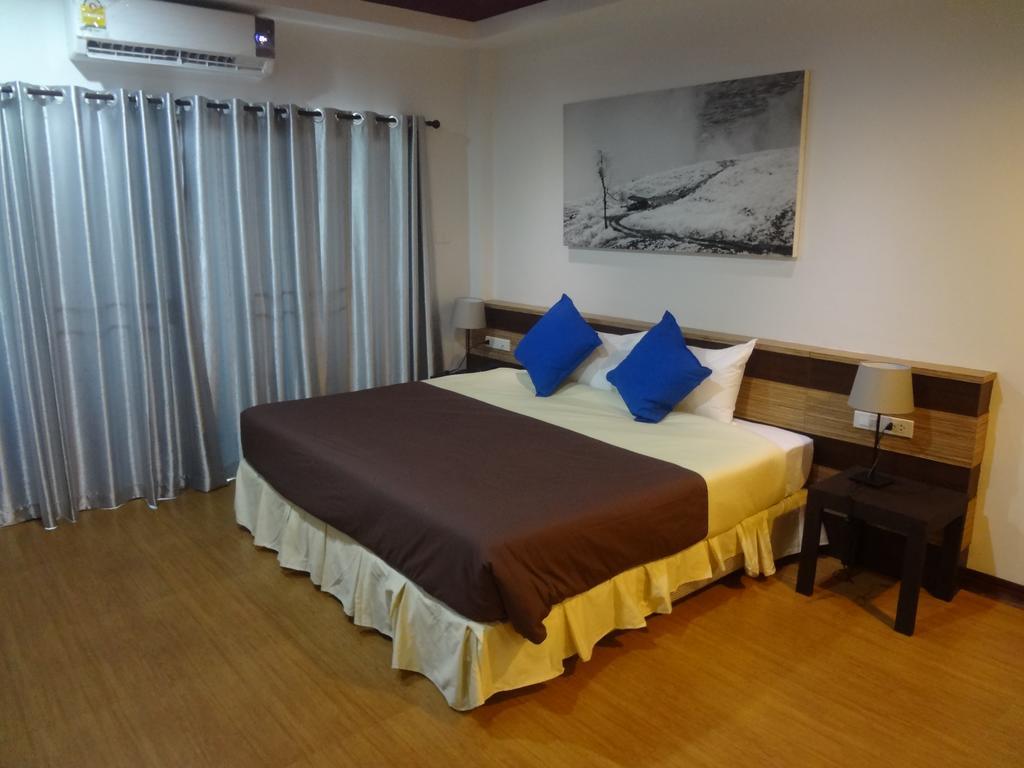 Sleep Tight Hotel Pantai Jomtien Bagian luar foto