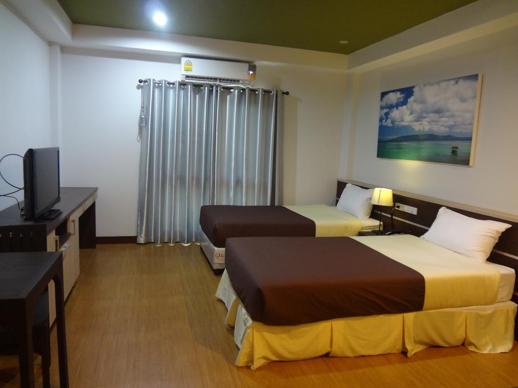 Sleep Tight Hotel Pantai Jomtien Bagian luar foto
