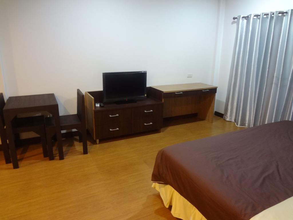 Sleep Tight Hotel Pantai Jomtien Bagian luar foto