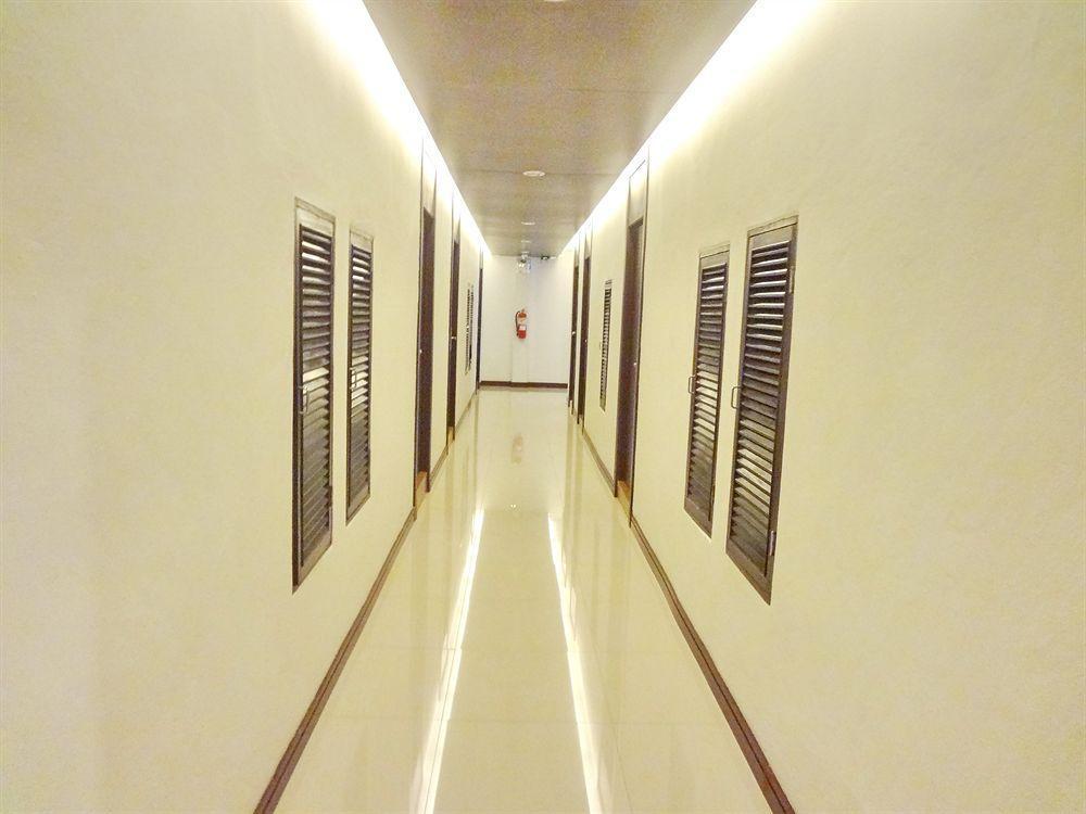 Sleep Tight Hotel Pantai Jomtien Bagian luar foto